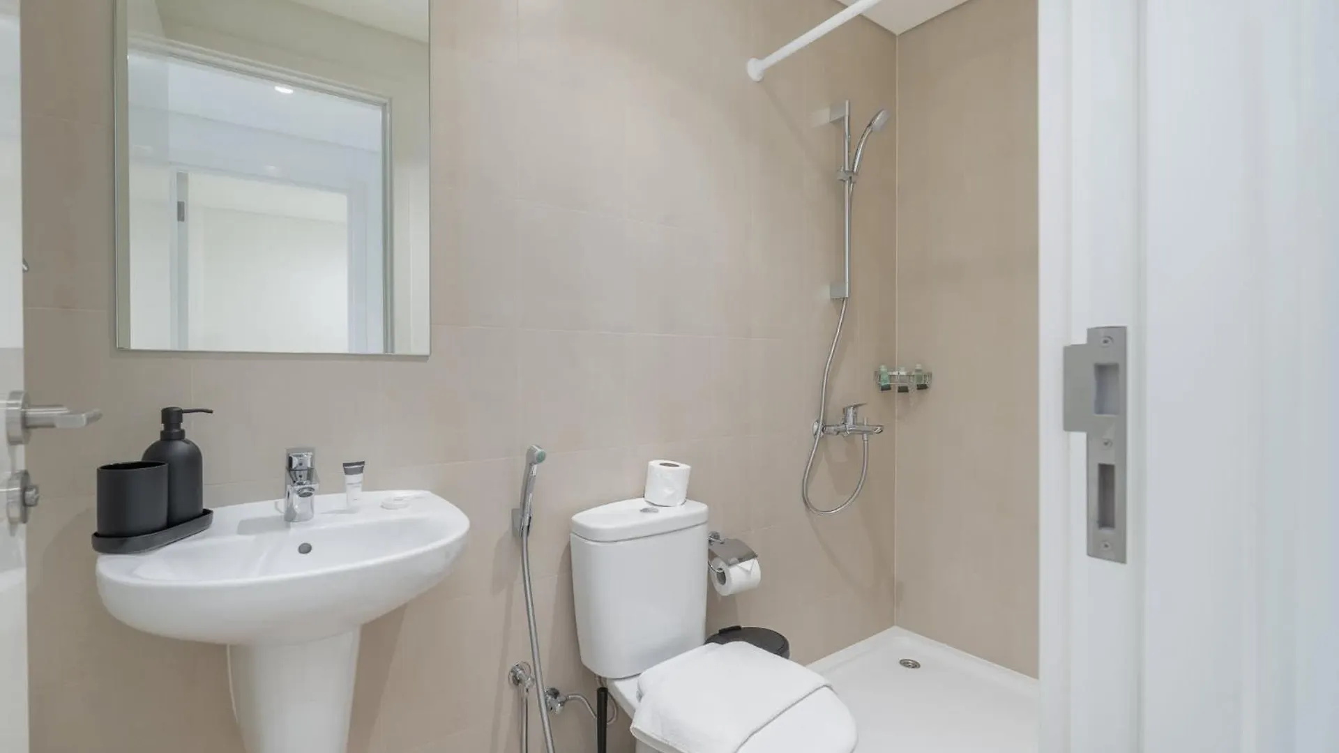 4 Bedroom In Downtown With Full Burj Khalifa Views Dubai