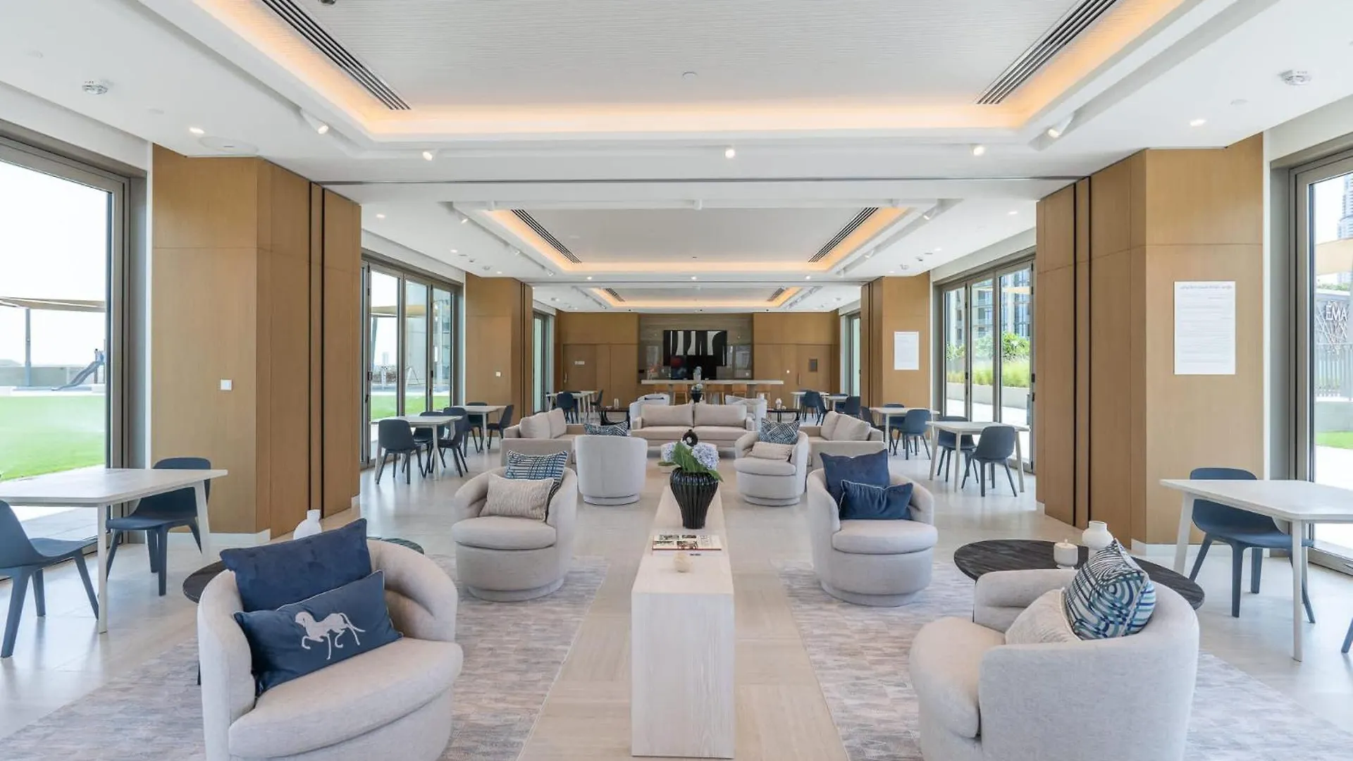 Appartement 4 Bedroom In Downtown With Full Burj Khalifa Views Dubaï