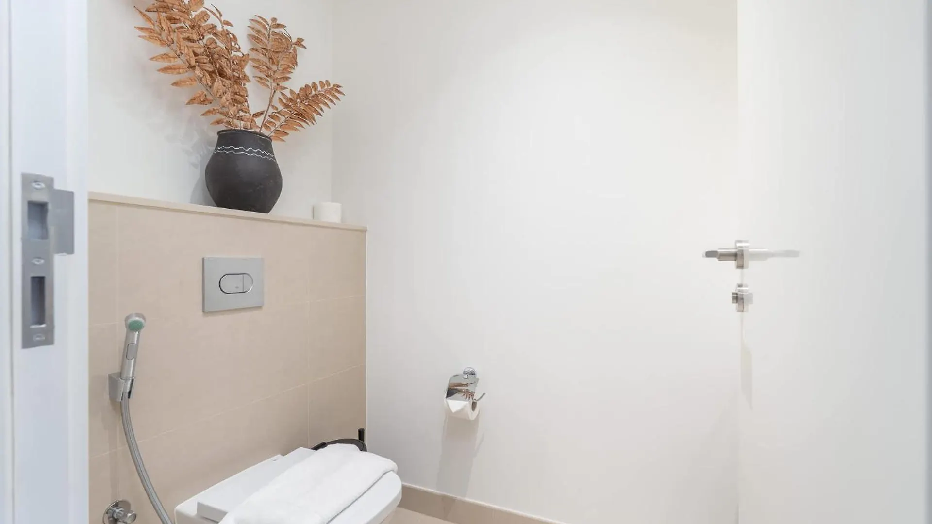 דובאי 4 Bedroom In Downtown With Full Burj Khalifa Views איחוד האמירויות הערביות