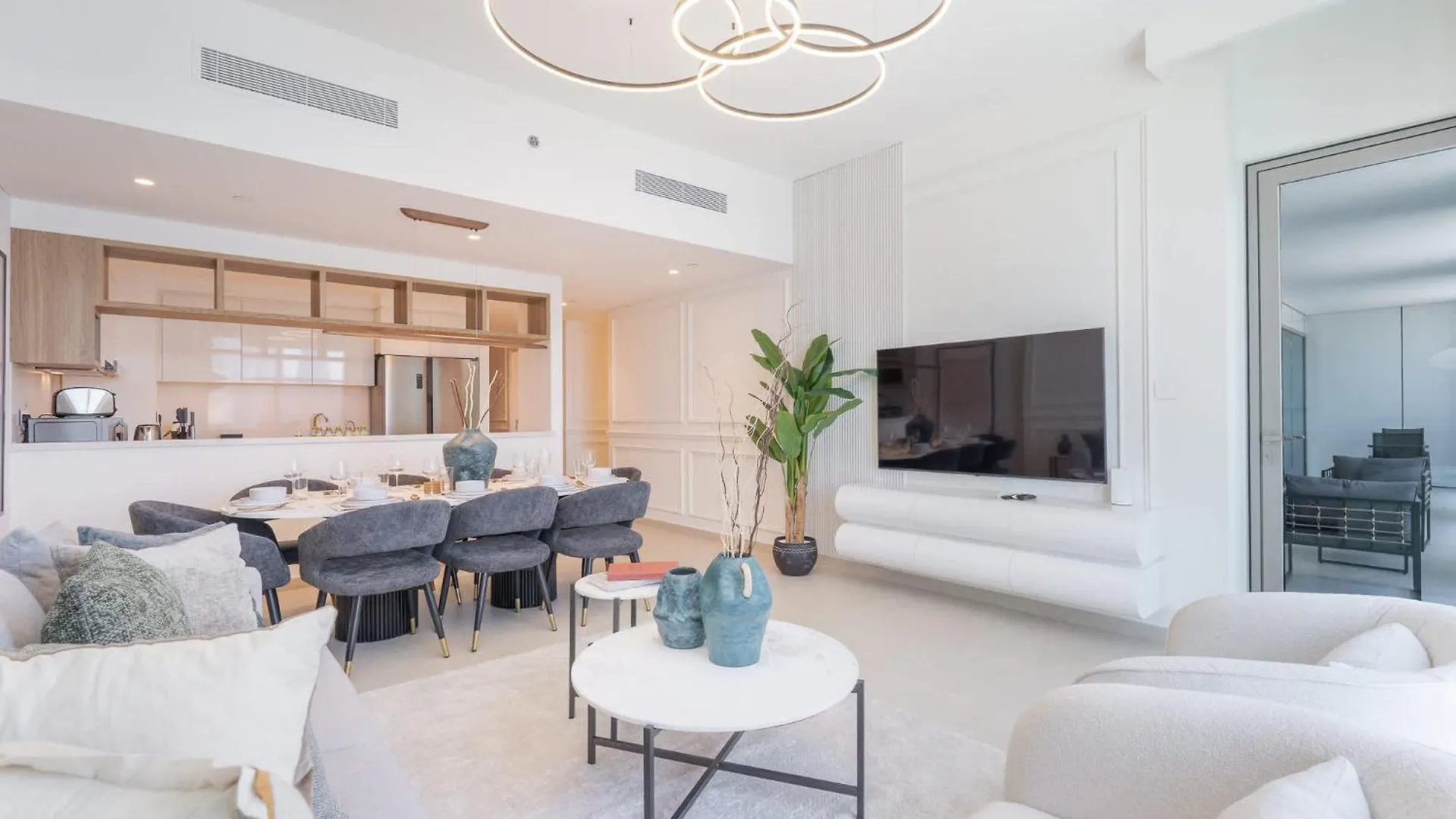 4 Bedroom In Downtown With Full Burj Khalifa Views location